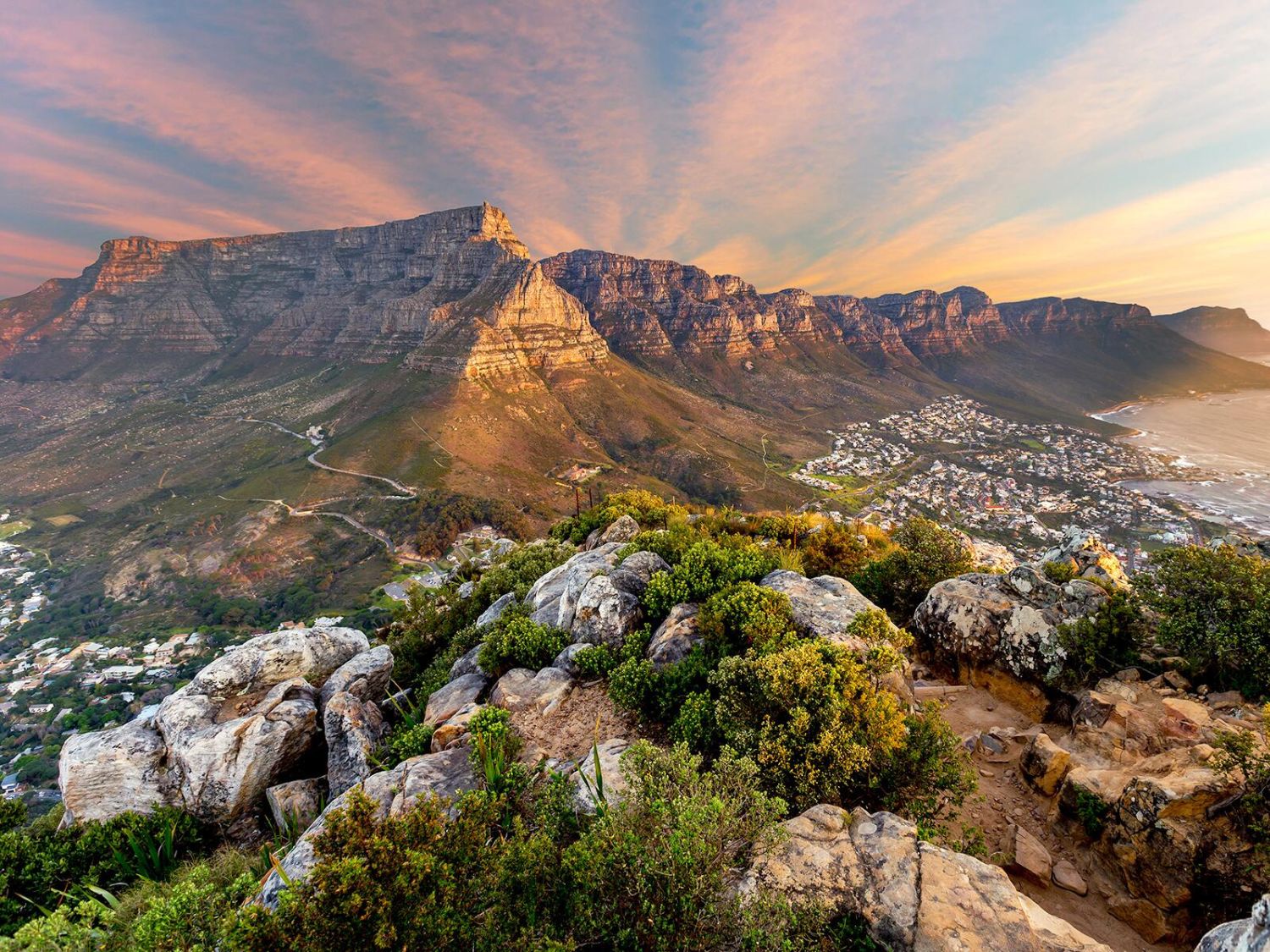 Robben Island, Table Mountain & Wine Tram - 4 days primary image