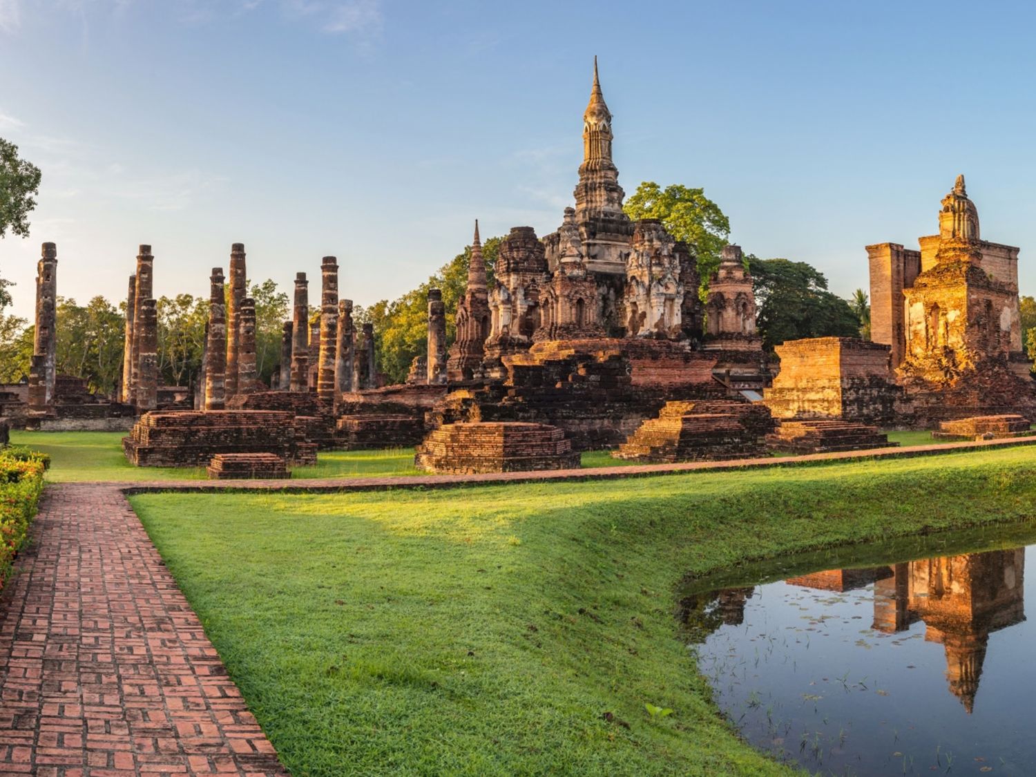 Day 4 - Visit Ayutthaya Temples & Bang Pa In Summer Palace itinerary day image